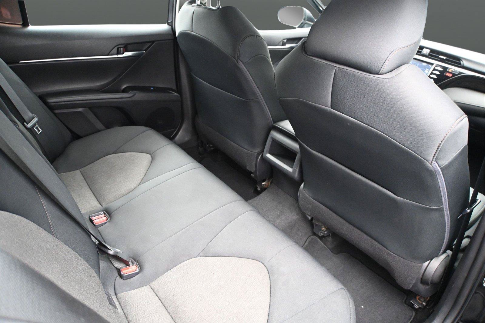 Used 2020 Toyota Camry LE FWD image 19