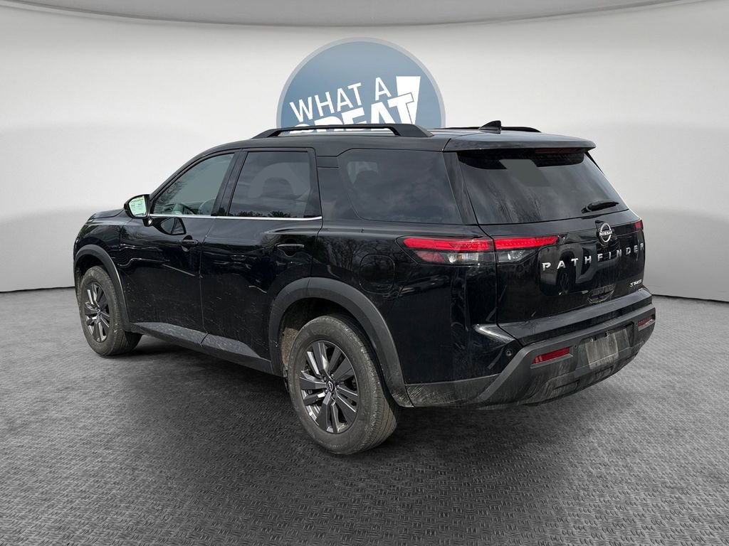 Used 2024 Nissan Pathfinder SV image 6