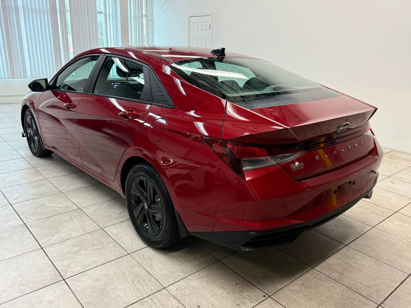 Used 2023 Hyundai Elantra SEL image 7