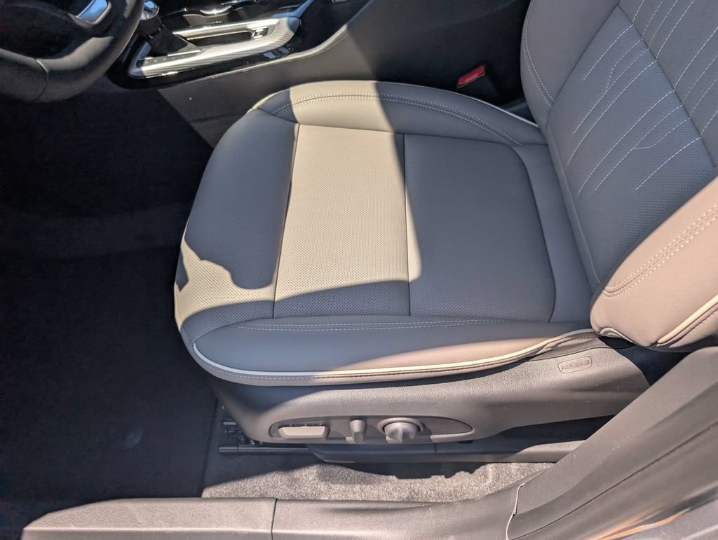 New 2026 Buick Envista Avenir FWD image 21