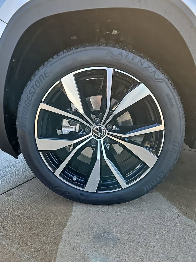 New 2026 Volkswagen Atlas SEL Premium R-Line AWD/4WD image 9
