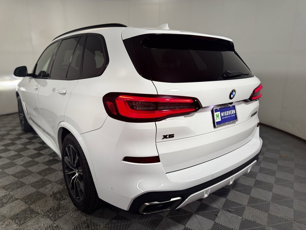 Used 2022 BMW X5 M50i w/ Premium Package image 4