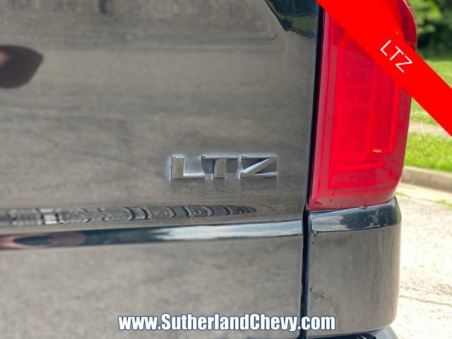 Used 2022 Chevrolet Silverado 1500 LTZ w/ LTZ Premium Package AWD/4WD image 12