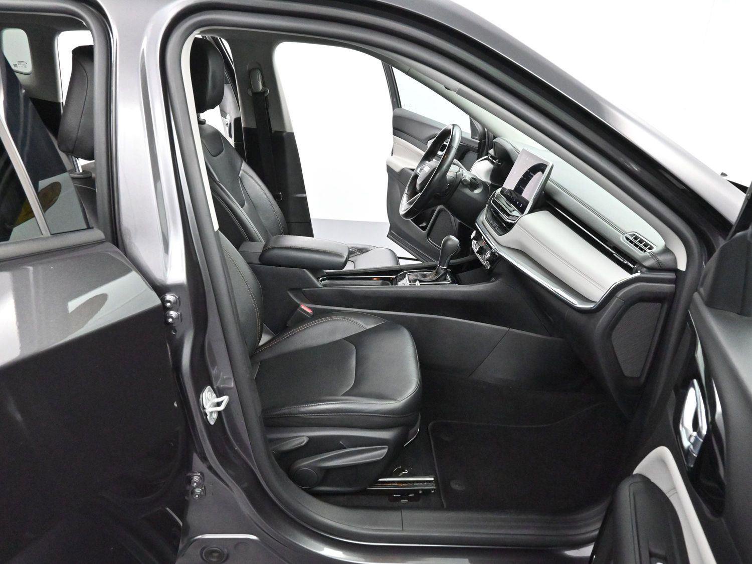 Used 2022 Jeep Compass Limited image 28