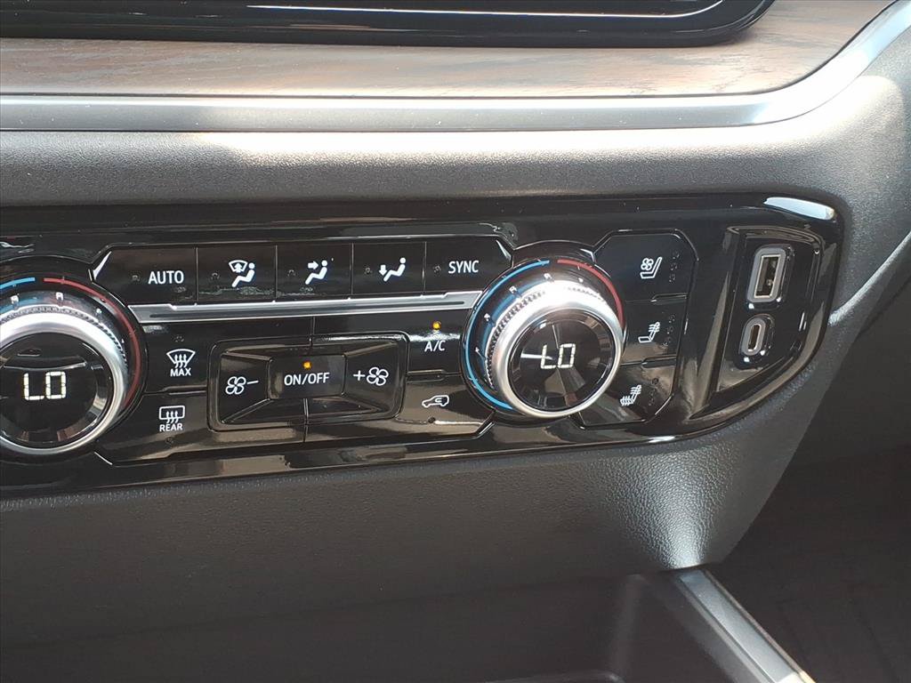 Used 2023 GMC Sierra 1500 SLT w/ SLT Premium Package AWD/4WD image 33