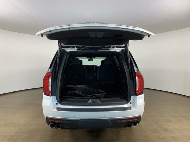 Used 2021 GMC Yukon Denali w/ Denali Premium Package image 12