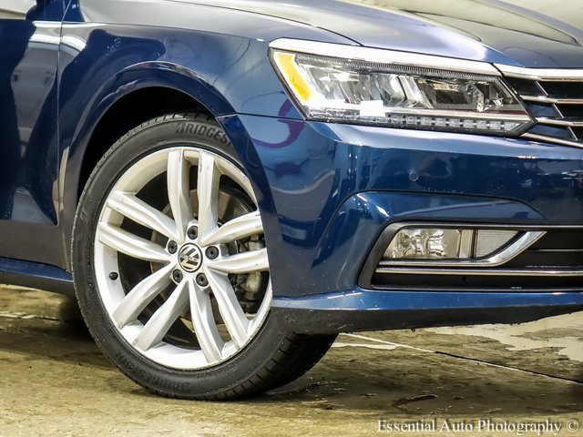 Used 2018 Volkswagen Passat 2.0T SE image 3