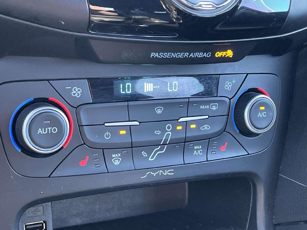 Used 2018 Ford Focus ST w/ Equipment Group 402A FWD image 40