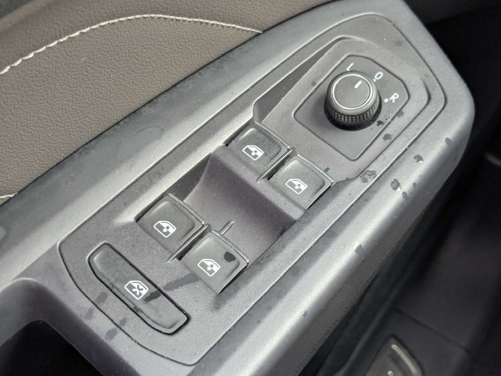 Used 2021 Volkswagen Atlas SE FWD image 28