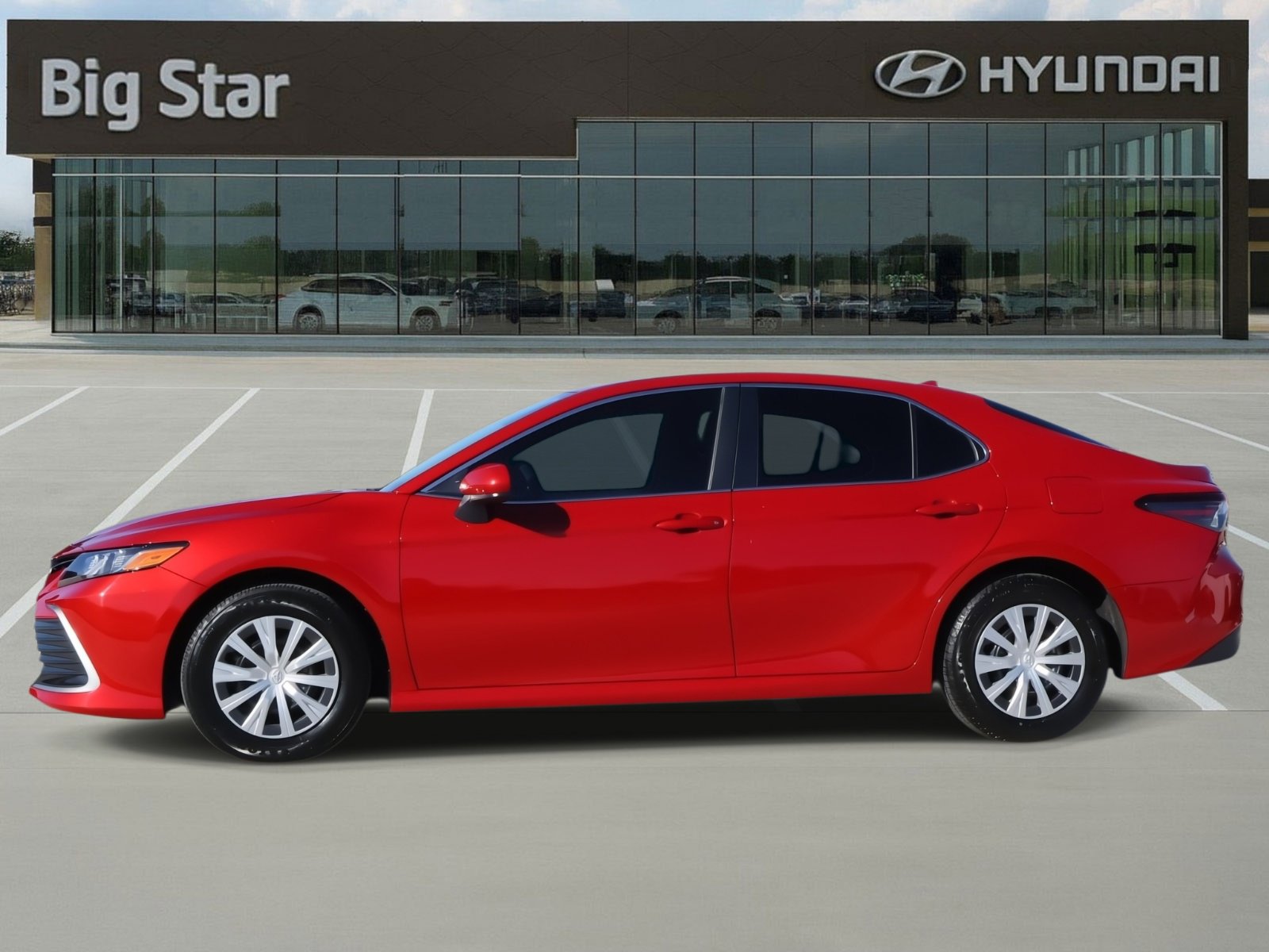 Used 2023 Toyota Camry LE image 2