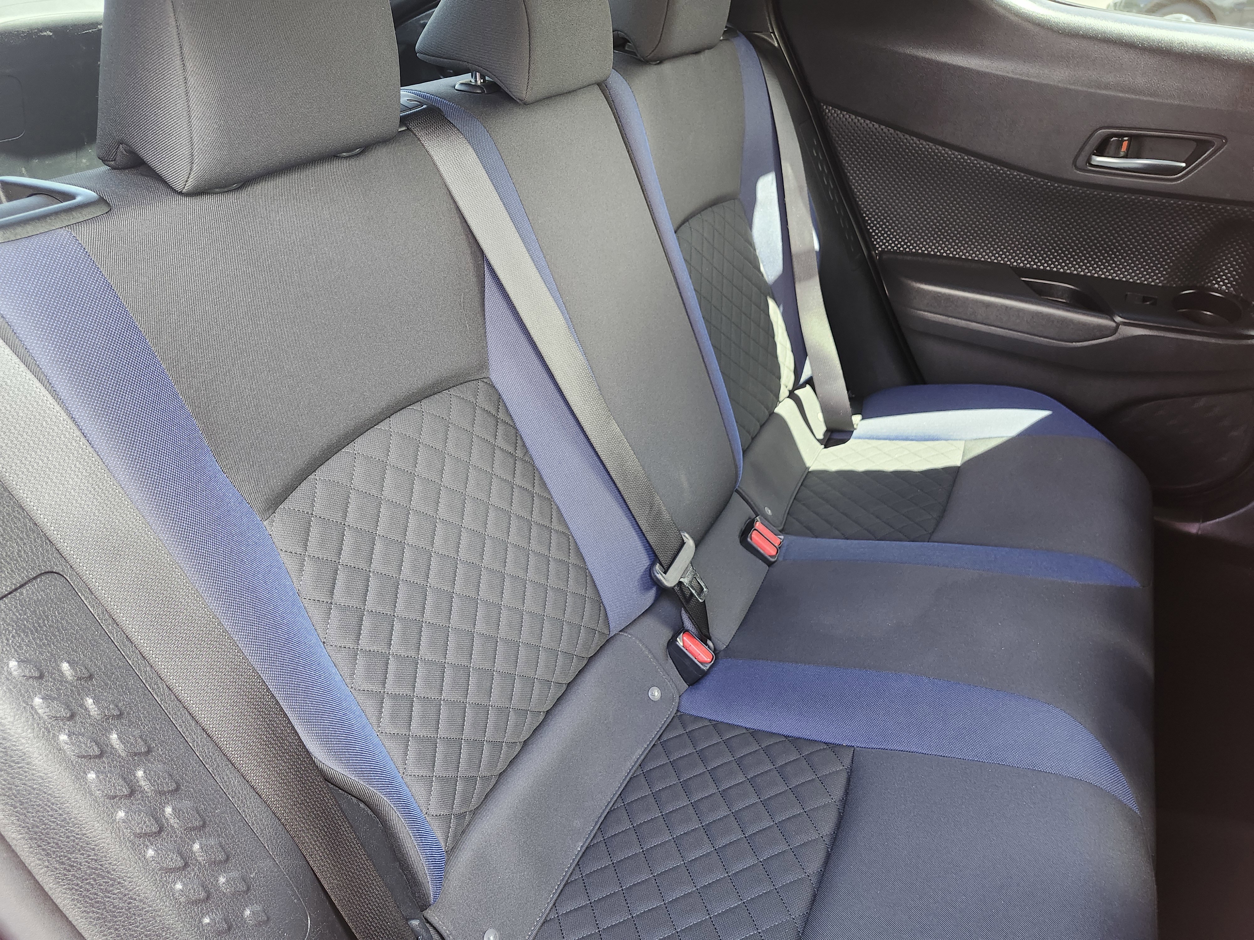 Used 2021 Toyota C-HR XLE FWD image 17