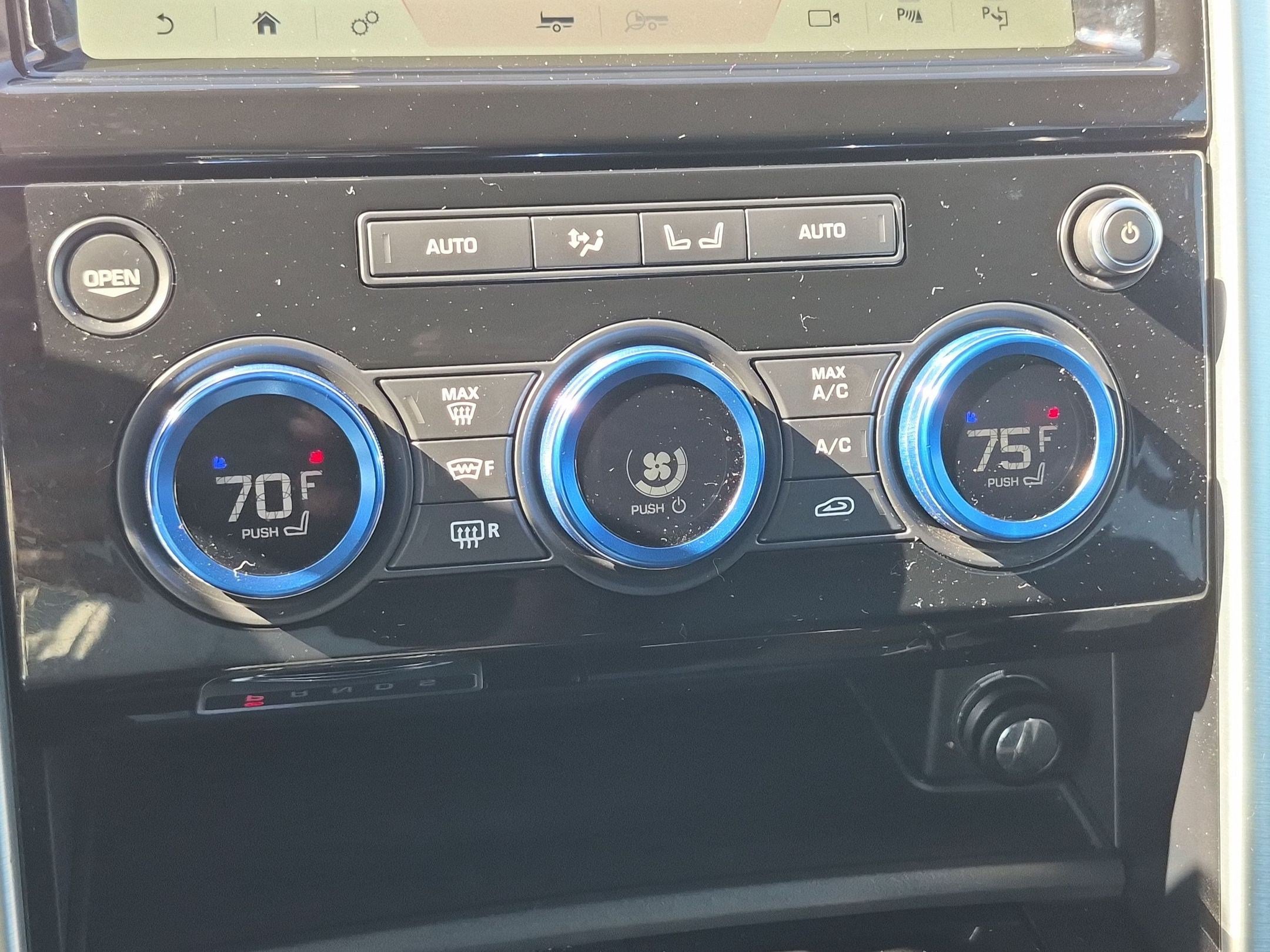 Used 2019 Land Rover Discovery HSE AWD/4WD image 25