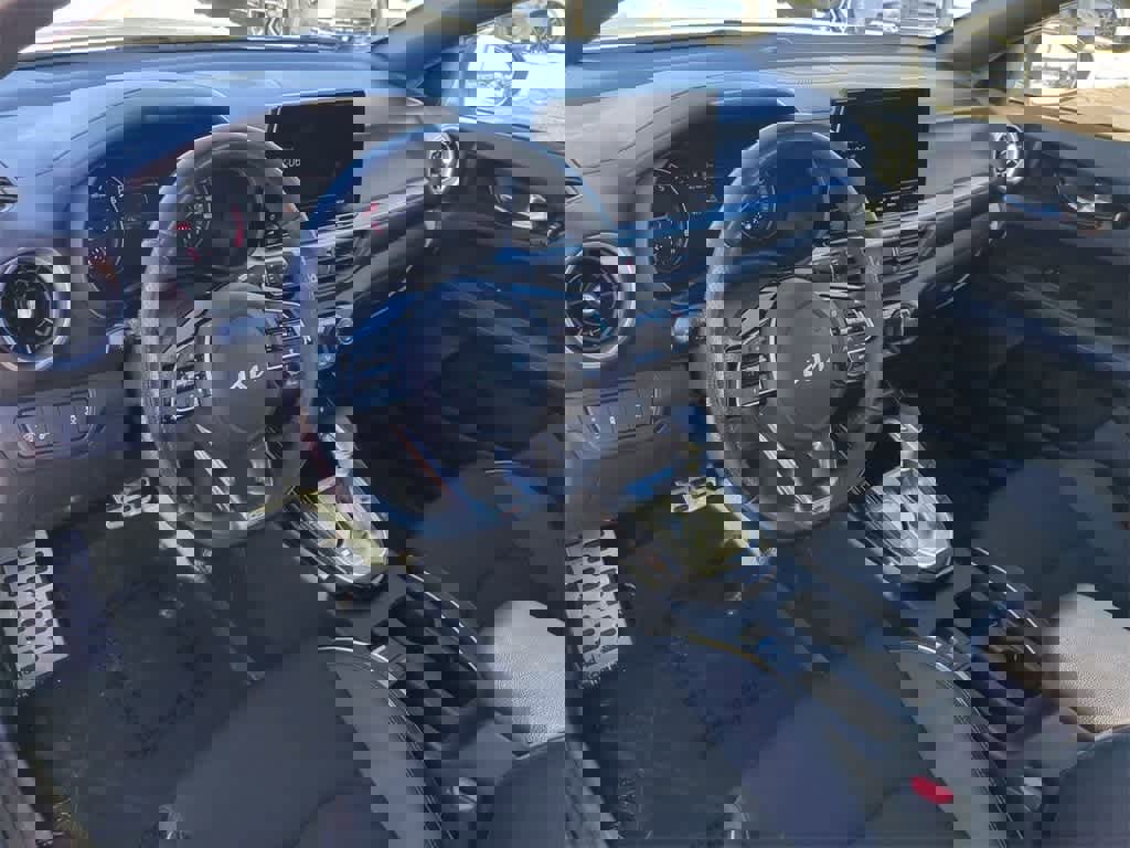 Used 2024 Kia Forte GT-Line w/ GT-Line Premium Package image 2