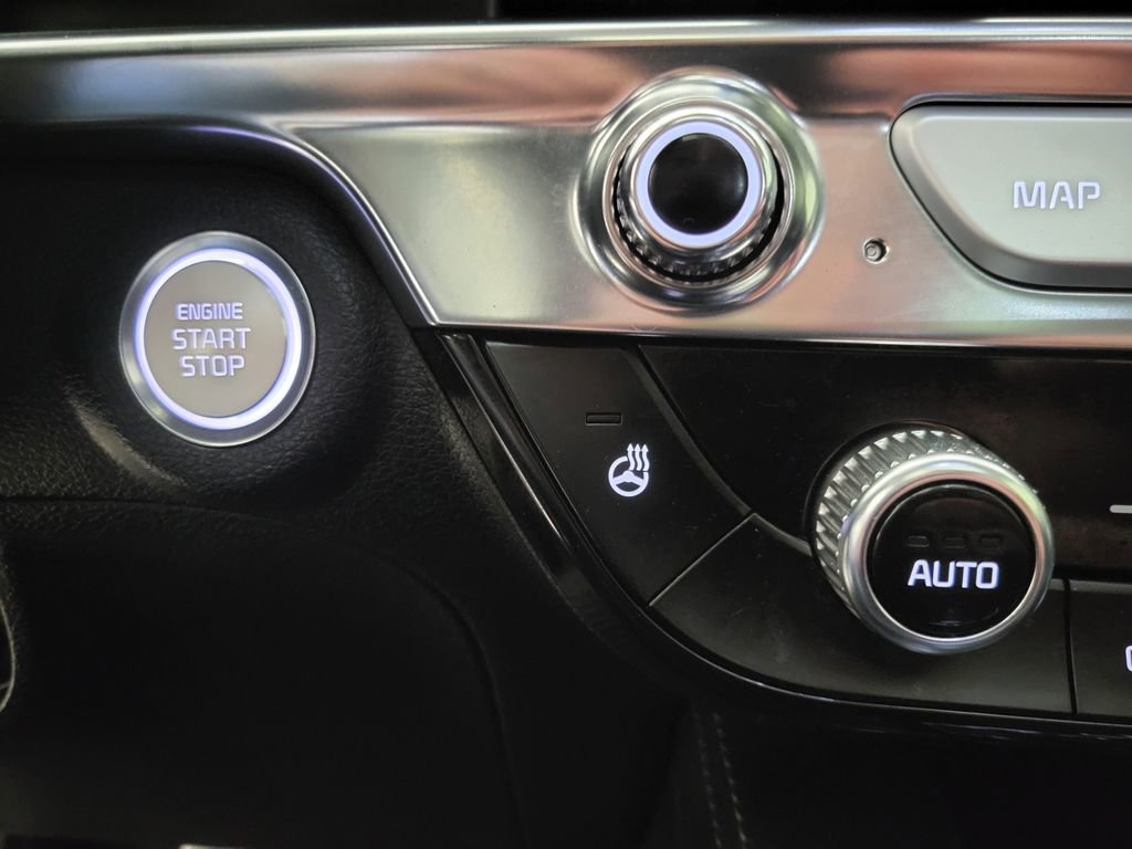 Used 2024 Kia Telluride SX Prestige w/ Towing Package image 11