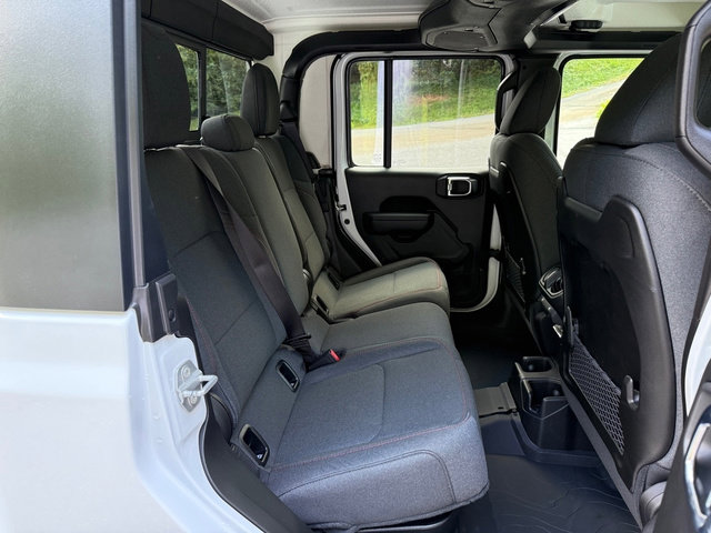 New 2025 Jeep Gladiator Rubicon image 17
