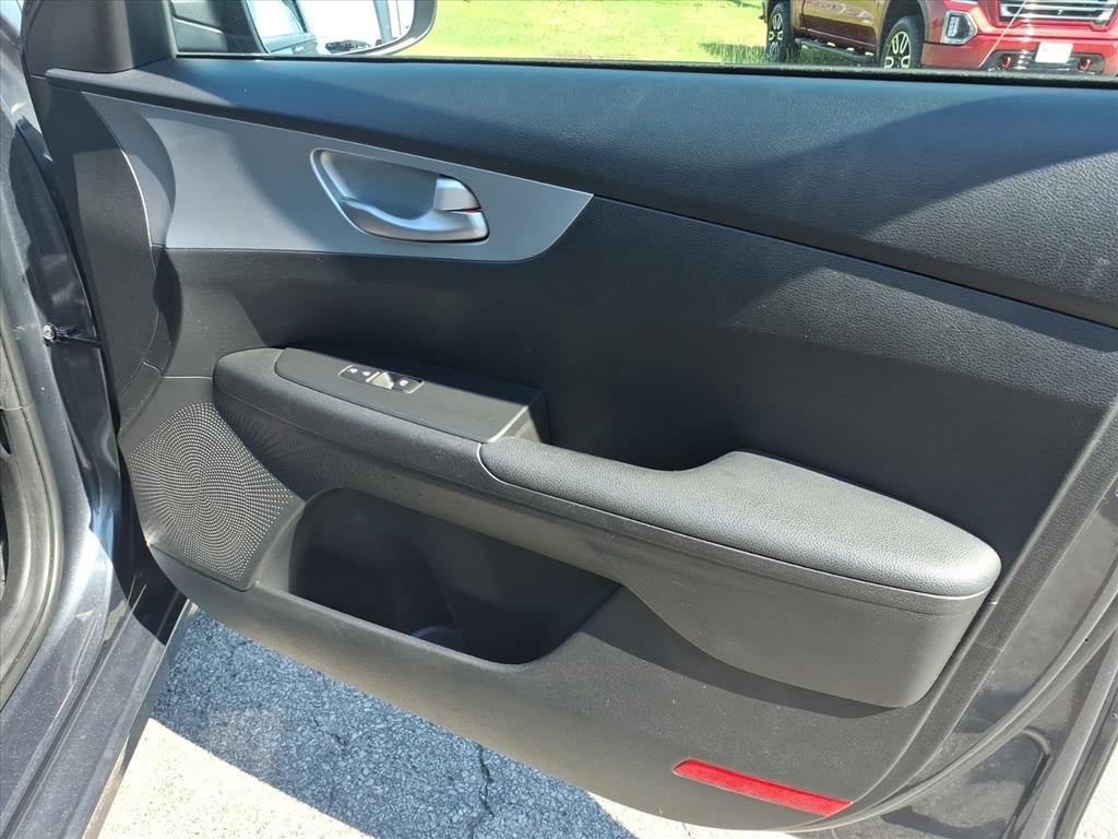 Used 2023 Kia Forte LXS image 10