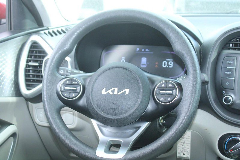 Used 2023 Kia Soul LX w/ LX Technology Package image 15