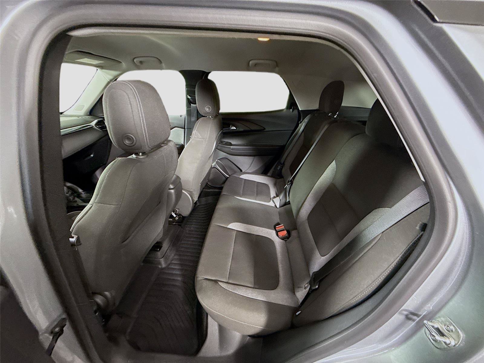 Used 2025 Chevrolet TrailBlazer LS w/ LS Convenience Package FWD image 14