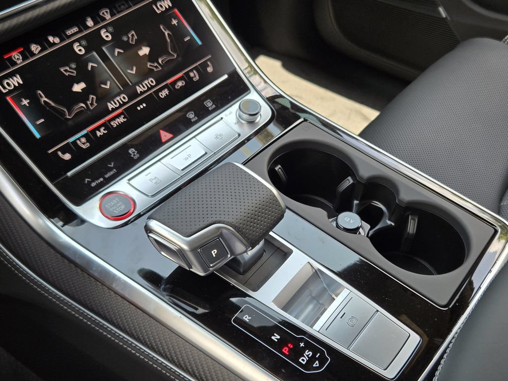 New 2026 Audi SQ7 Prestige AWD/4WD image 24