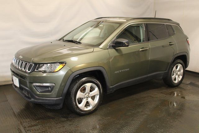 Used 2018 Jeep Compass Latitude image 2