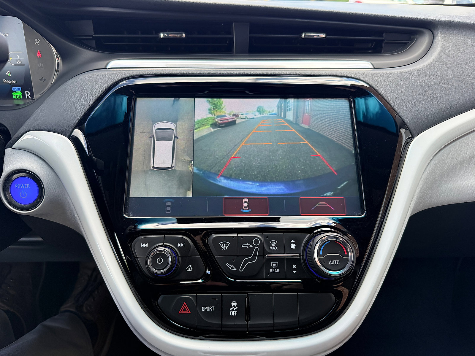 Used 2017 Chevrolet Bolt Premier w/ Driver Confidence II Package FWD image 26