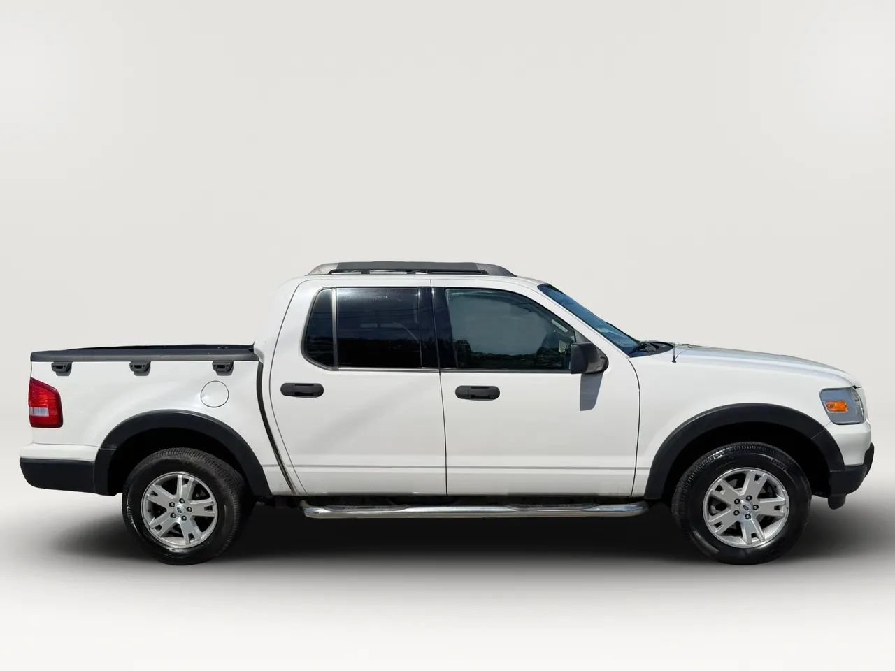 Used 2008 Ford Explorer Sport Trac XLT RWD image 2