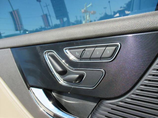 Used 2022 Lincoln Corsair FWD image 25