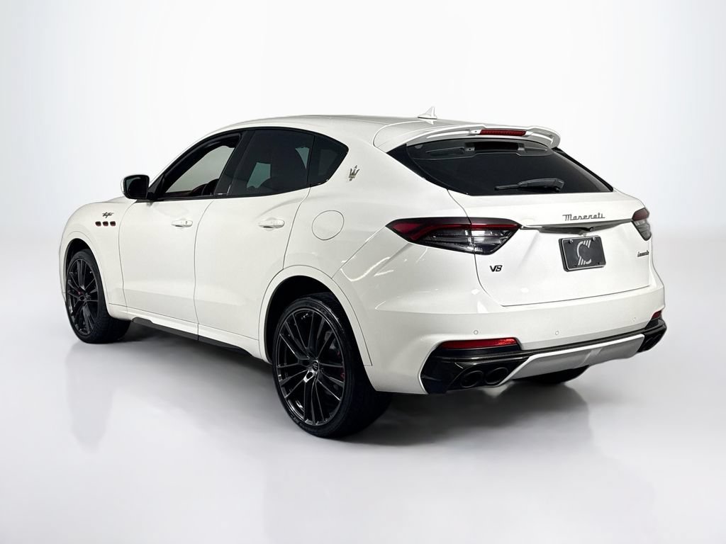 Used 2022 Maserati Levante Trofeo AWD/4WD image 3