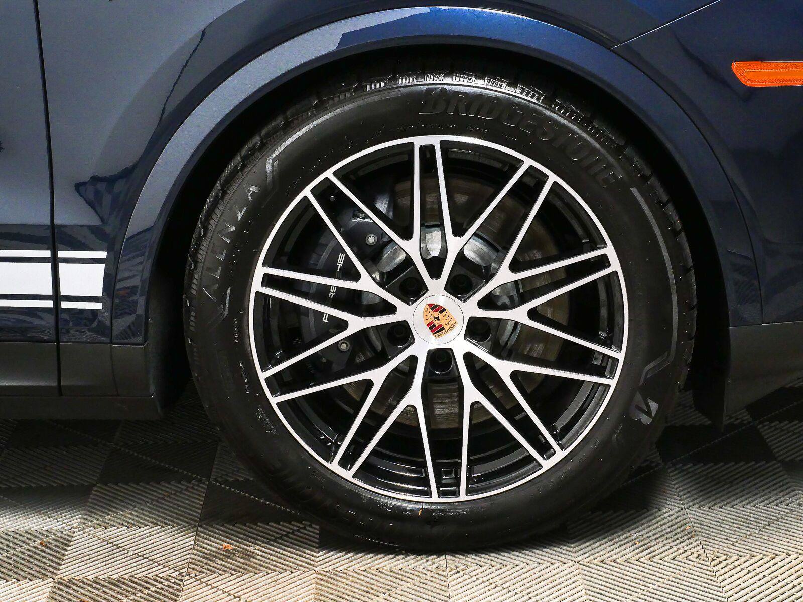 Certified 2026 Porsche Cayenne E-Hybrid AWD/4WD image 40
