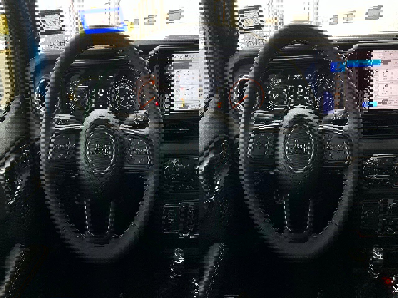 Used 2025 Jeep Gladiator Sport image 32