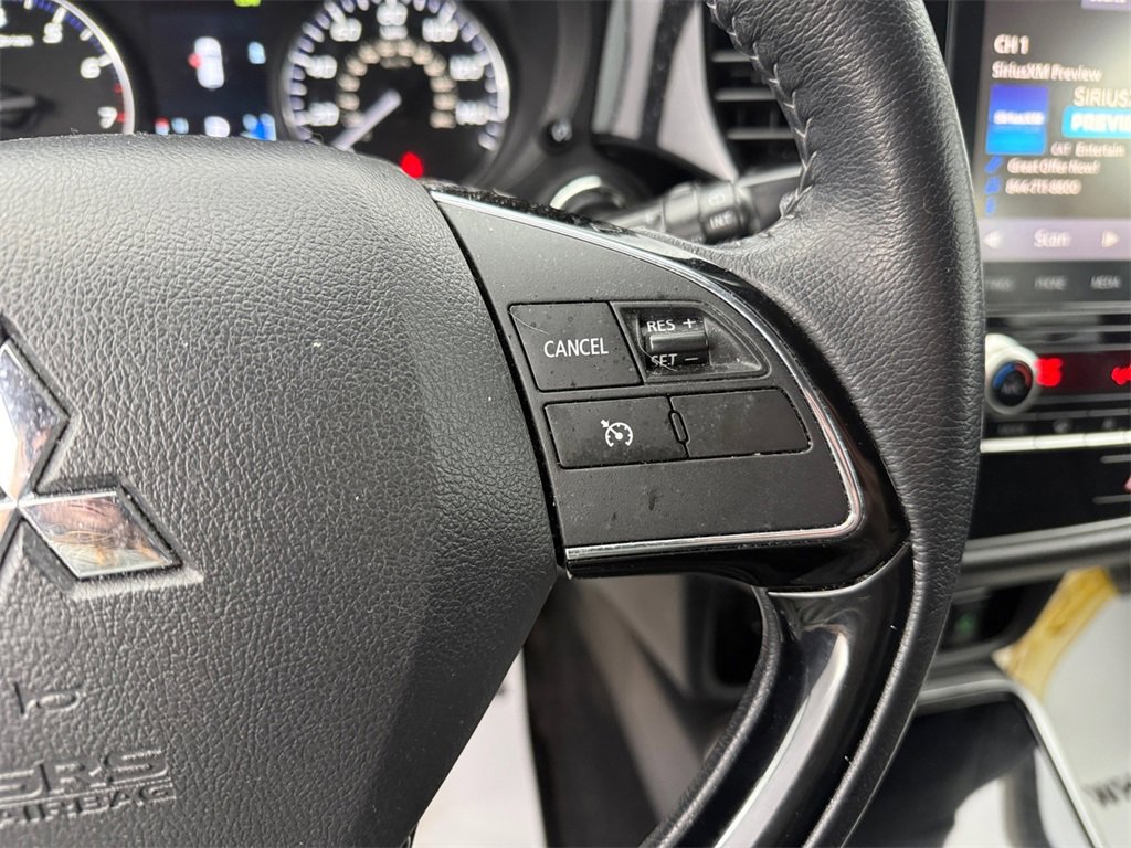 Used 2020 Mitsubishi Outlander SE image 33