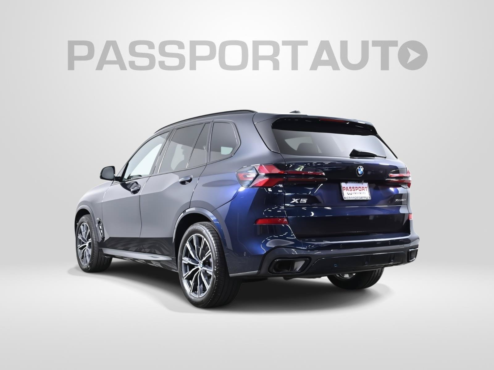 Used 2024 BMW X5 xDrive40i w/ M Sport Package AWD/4WD image 4