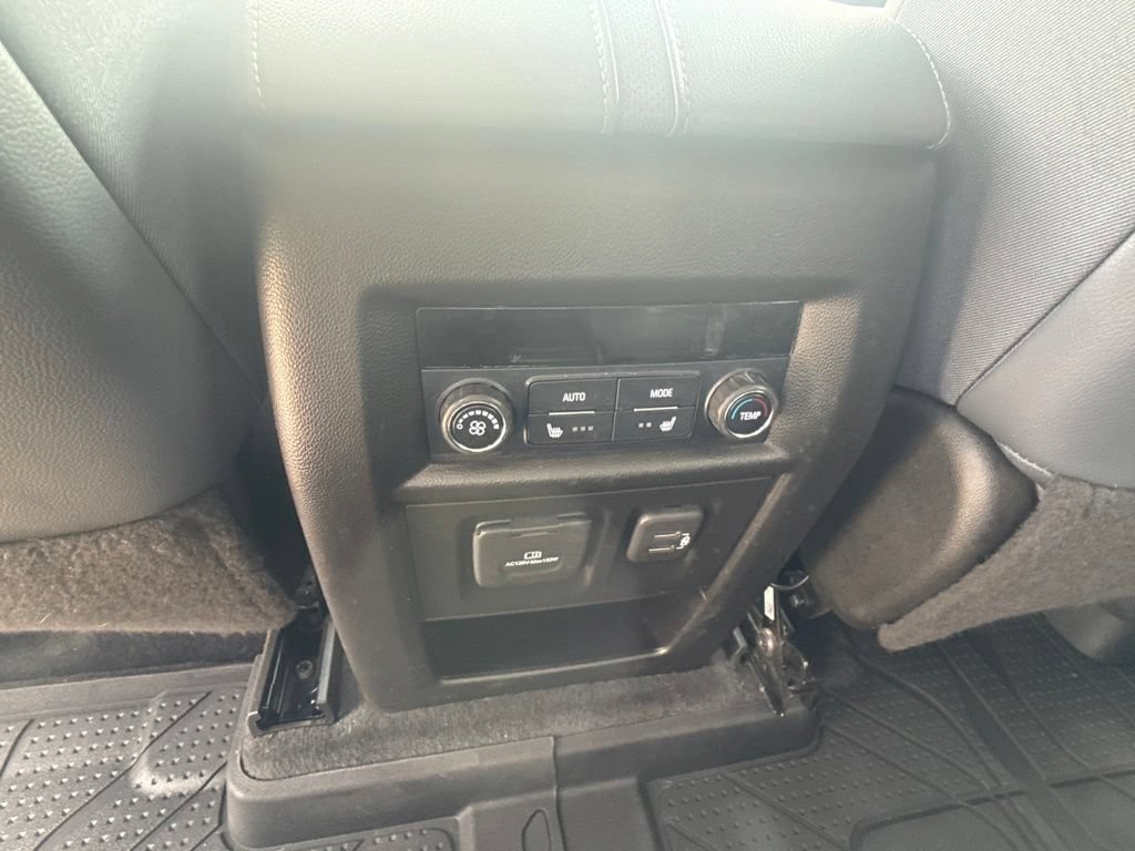 Used 2021 Chevrolet Traverse Premier w/ LPO, Floor Liner Package AWD/4WD image 38