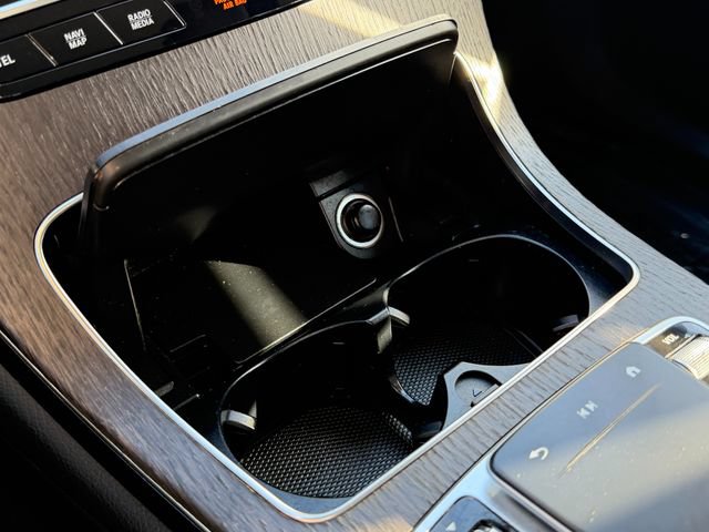 Used 2021 Mercedes-Benz GLC 300 image 27