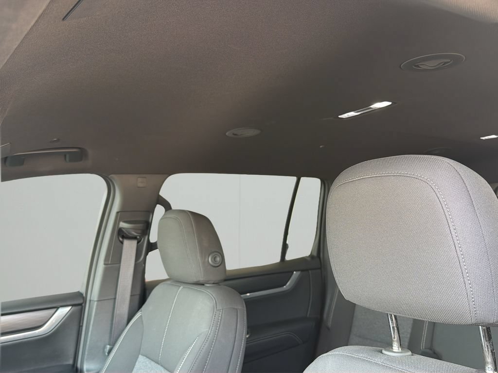 Used 2025 GMC Acadia Elevation AWD/4WD image 15