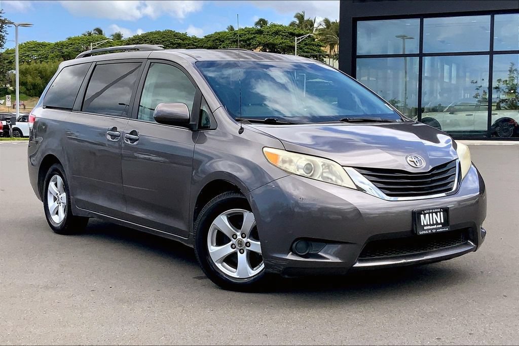 Used 2014 Toyota Sienna LE FWD image 29