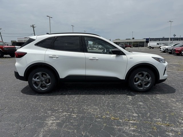 New 2025 Ford Escape ST-Line w/ Cold Weather Package image 10