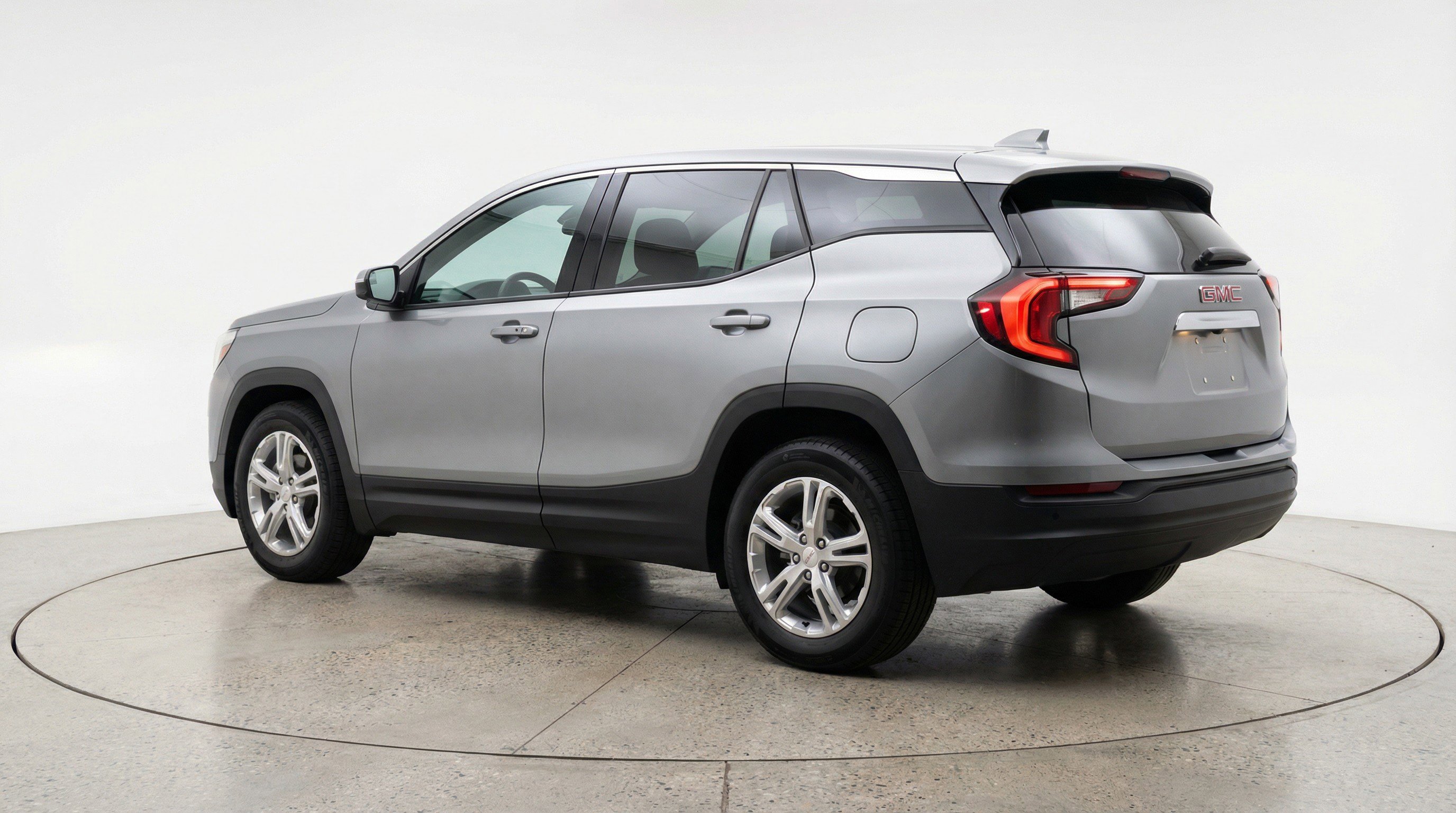 Used 2024 GMC Terrain SLE image 6