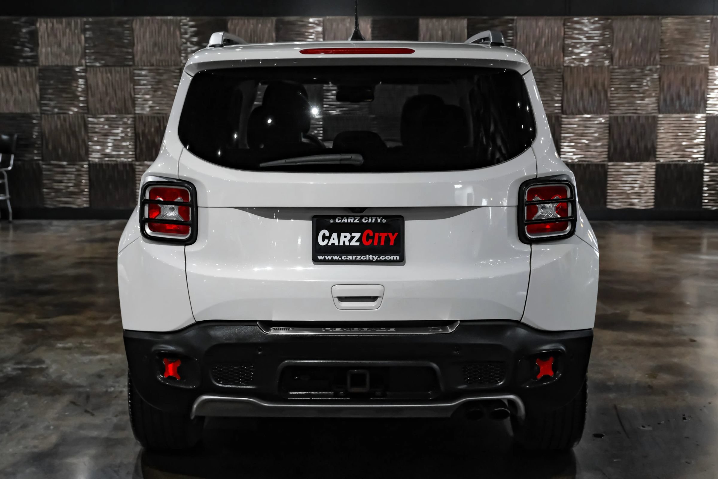 Used 2018 Jeep Renegade Limited w/ Advanced Technology Group AWD/4WD image 9