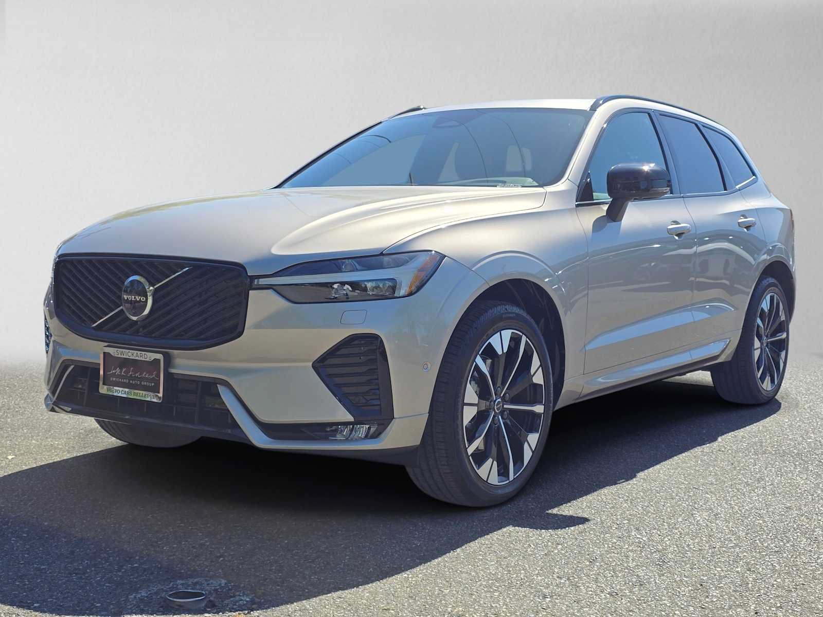 Used 2026 Volvo XC60 B5 Plus w/ Protection Package Premier AWD/4WD image 7