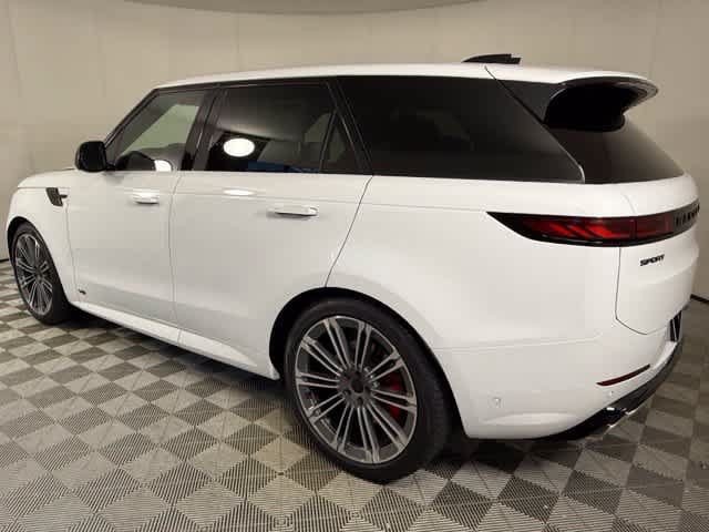 New 2027 Land Rover Range Rover Sport Dynamic SE AWD/4WD image 4