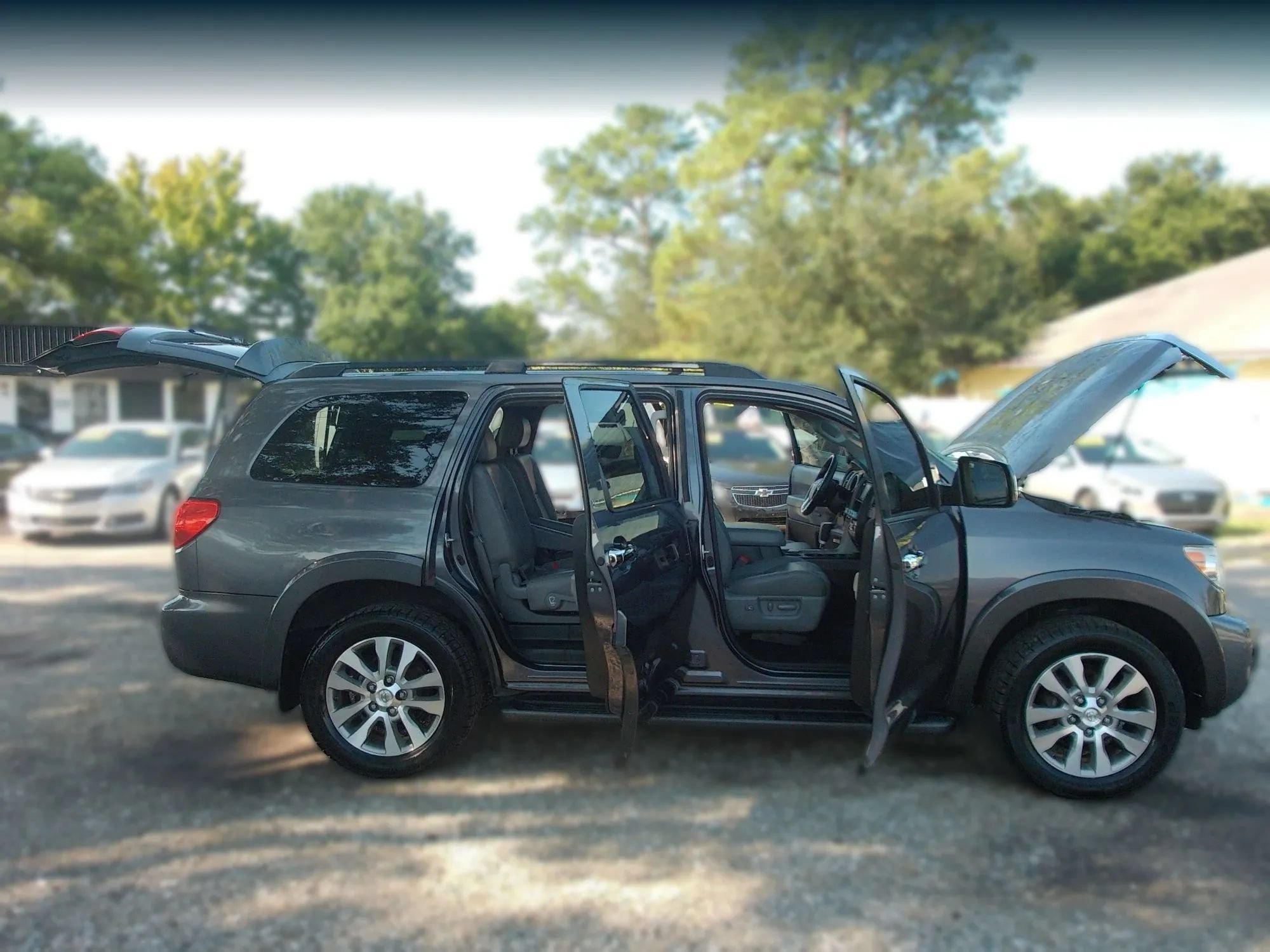 Used 2014 Toyota Sequoia Limited RWD image 38