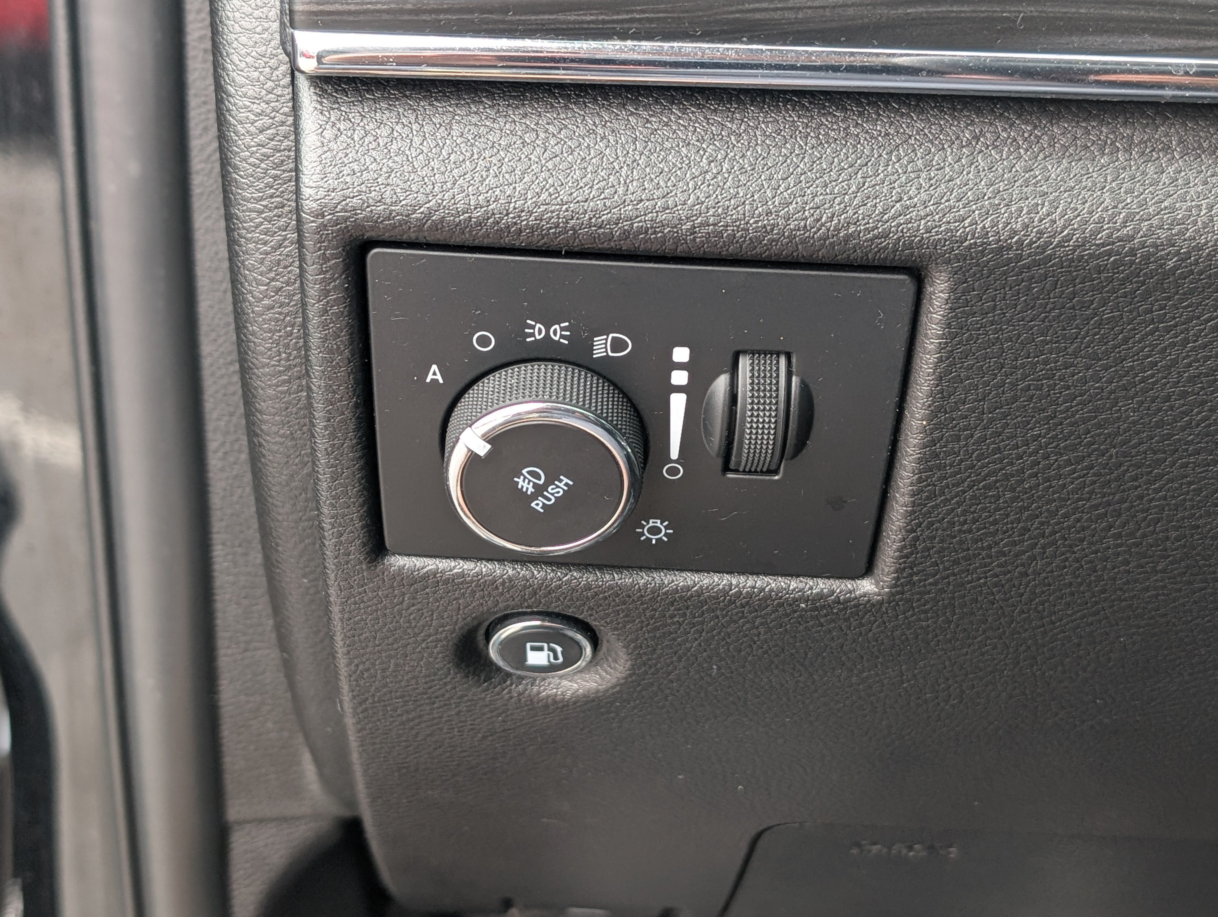 Used 2021 Jeep Grand Cherokee Limited AWD/4WD image 24