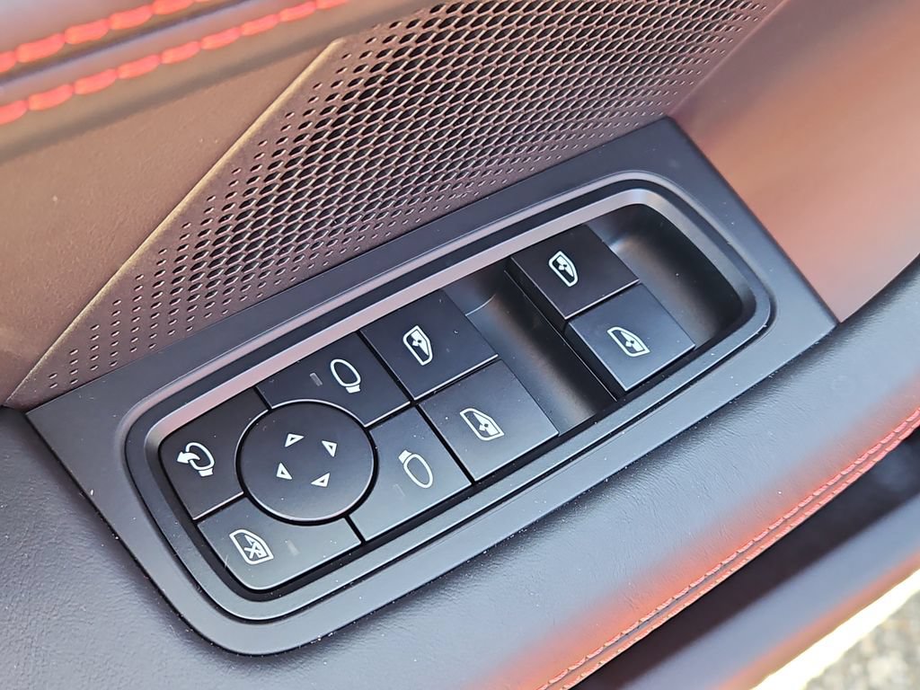 New 2026 Porsche Taycan GTS AWD/4WD image 29