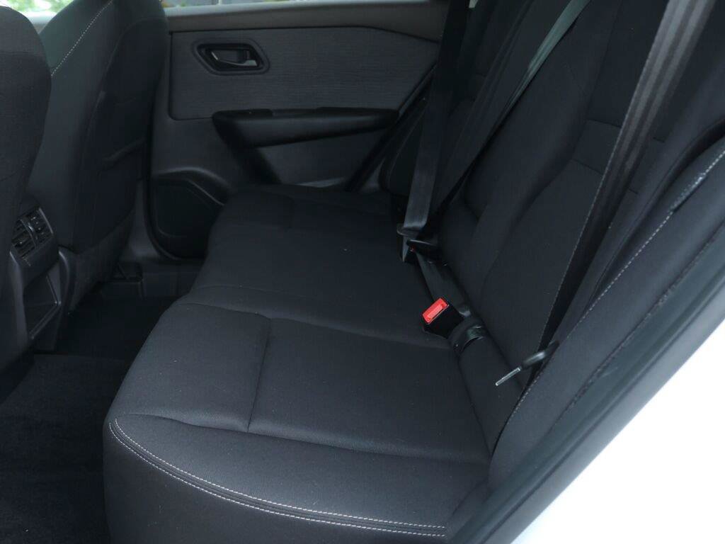 Used 2023 Nissan Rogue S AWD/4WD image 14