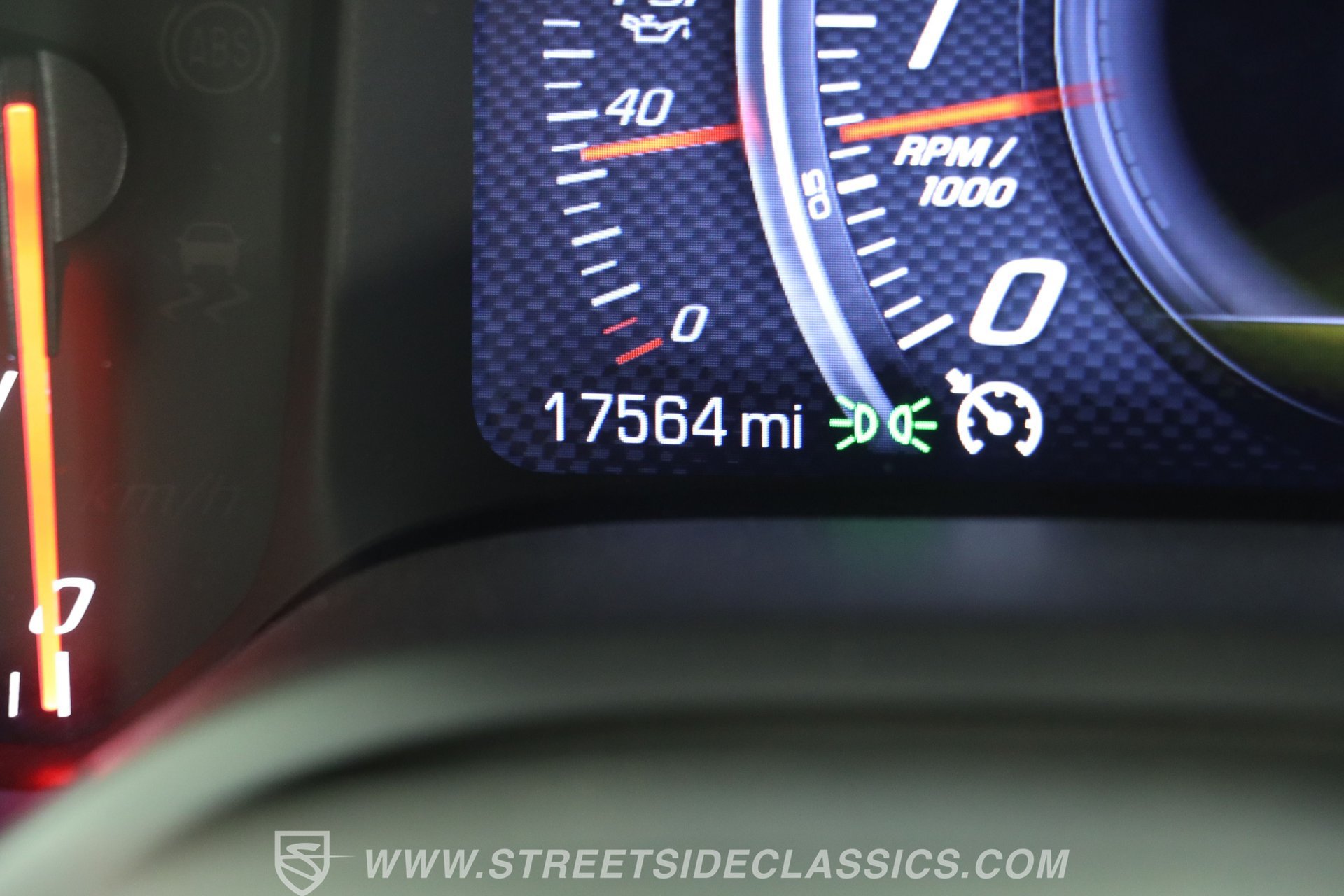 Used 2015 Chevrolet Corvette Stingray Coupe w/ Pacific Design Package RWD image 38