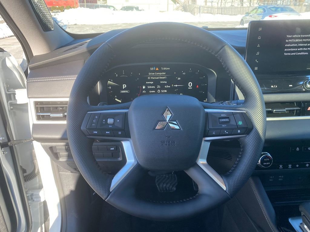 New 2026 Mitsubishi Outlander SE image 15