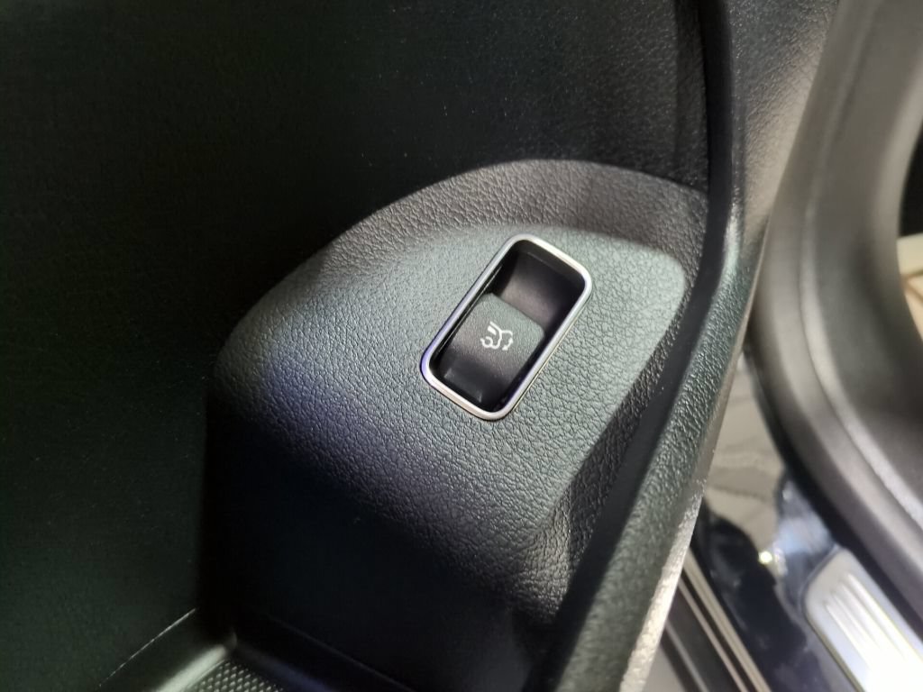 Used 2025 Mercedes-Benz GLE 350 4MATIC image 23