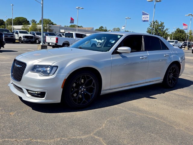 Used 2020 Chrysler 300 S RWD image 3