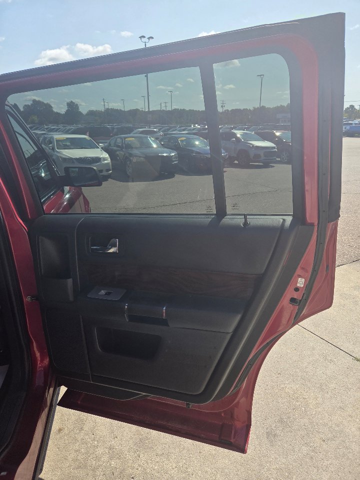 Used 2009 Ford Flex SEL image 14